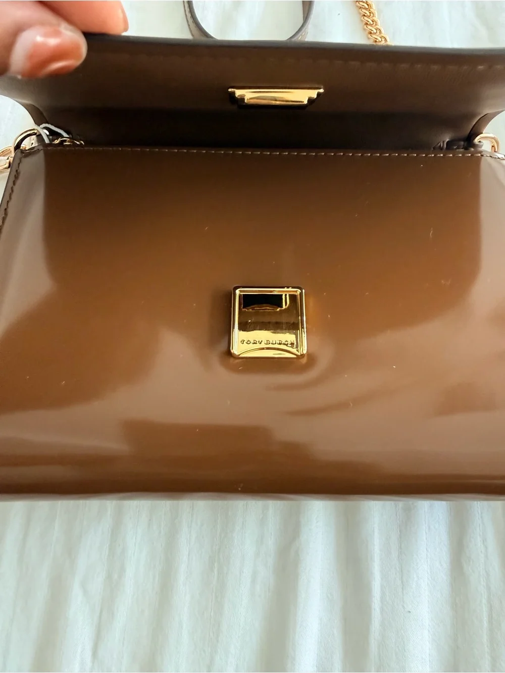 Tory Burch Emerson Smooth Chain Wallet in Rich Walnut